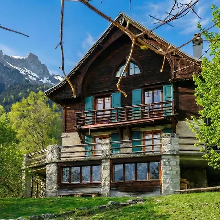 Grand Des Moussoux 6br: Terrace, Garden, Views, Sleeps 10 - Happy *