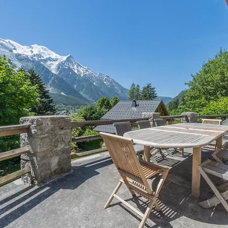 Grand Des Moussoux 6br: Terrace, Garden, Views, Sleeps 10 - Happy *