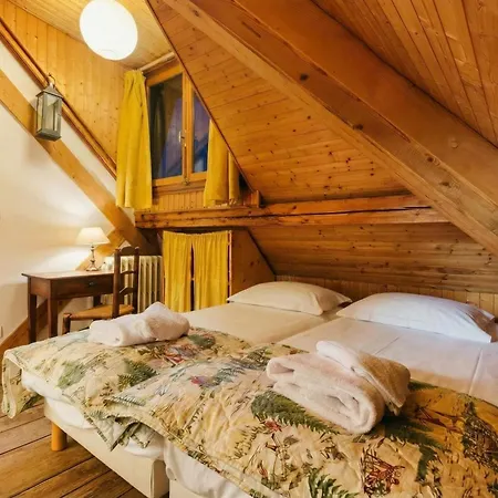 Grand Des Moussoux 6br: Terrace, Garden, Views, Sleeps 10 - Happy