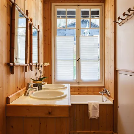 Grand Des Moussoux 6br: Terrace, Garden, Views, Sleeps 10 - Happy 샬레